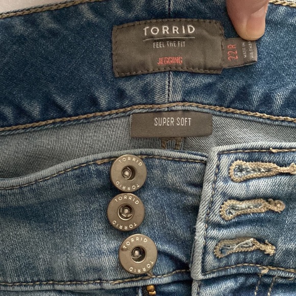 Torrid high rise soft stretch skinny - Picture 3 of 5